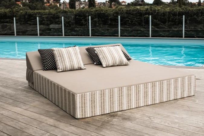 Le lit de piscine, nouvel objet de désir de l'été - COZIP